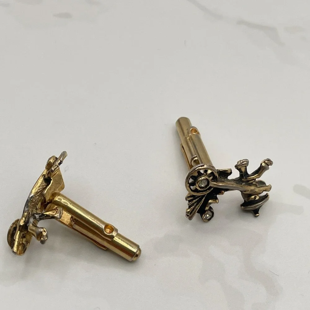 Vintage VTG Novelty Cufflinks Carriage Rickshaw Rider Clear Rhinestone Gold Tone